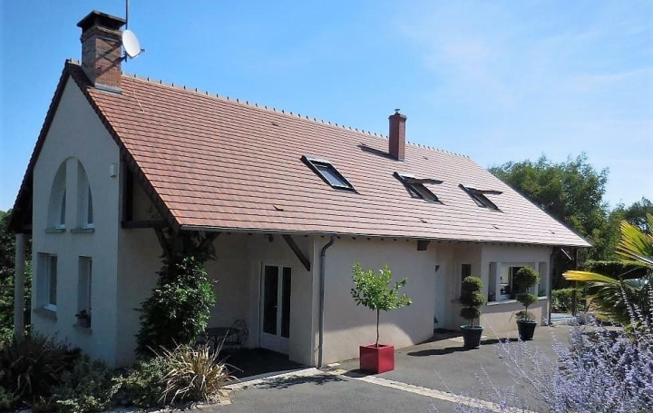 CHEVALIER IMMOBILIER : House | SAINT-AMAND-MONTROND (18200) | 240 m2 | 313 000 € 