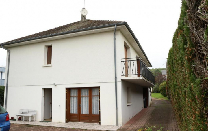 CHEVALIER IMMOBILIER : House | SAINT-AMAND-MONTROND (18200) | 160 m2 | 107 000 € 