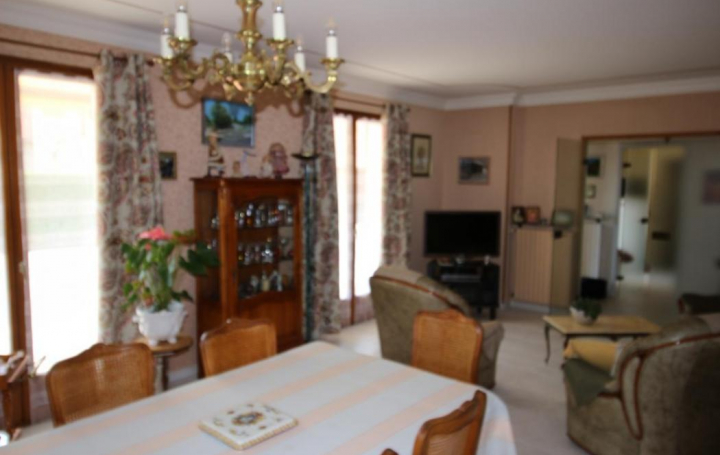 CHEVALIER IMMOBILIER : Maison / Villa | SAINT-AMAND-MONTROND (18200) | 105 m2 | 170 000 € 