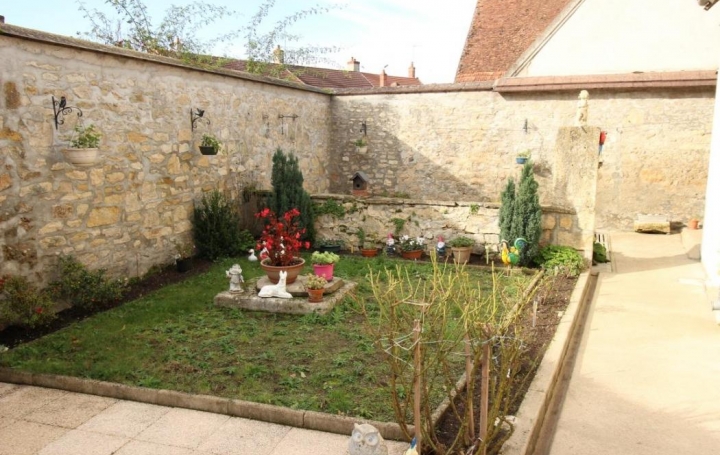 CHEVALIER IMMOBILIER : Maison / Villa | SAINT-AMAND-MONTROND (18200) | 83 m2 | 80 000 € 