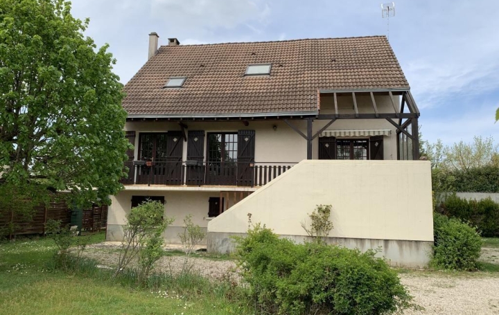 CHEVALIER IMMOBILIER : House | SAINT-AMAND-MONTROND (18200) | 155 m2 | 170 000 € 