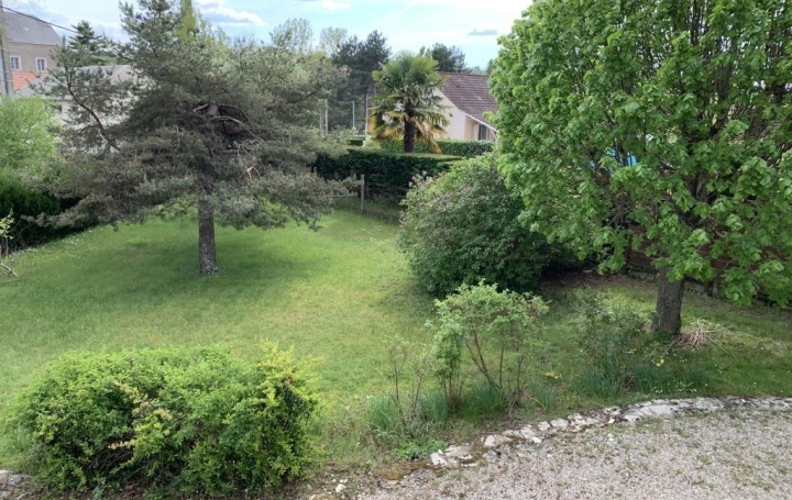 CHEVALIER IMMOBILIER : House | SAINT-AMAND-MONTROND (18200) | 155 m2 | 170 000 € 