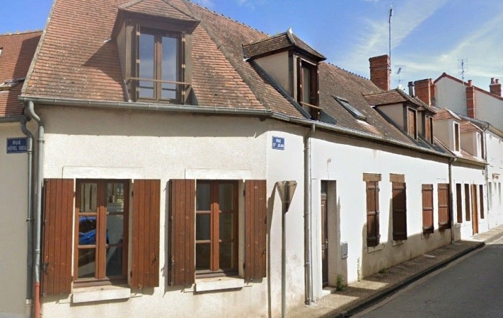  CHEVALIER IMMOBILIER Immeuble | SAINT-AMAND-MONTROND (18200) | 220 m2 | 233 200 € 