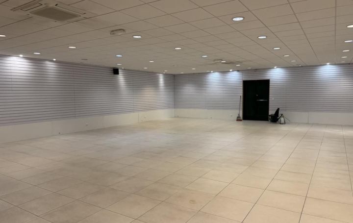  CHEVALIER IMMOBILIER Building | SAINT-AMAND-MONTROND (18200) | 268 m2 | 212 000 € 
