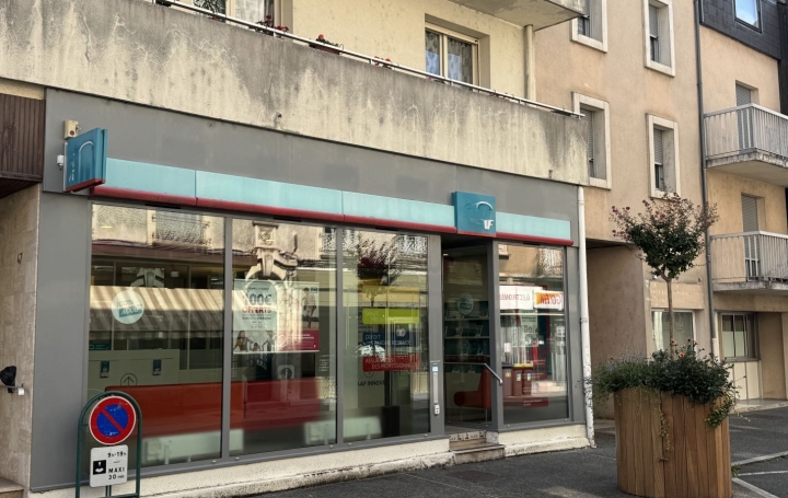  CHEVALIER IMMOBILIER Local / Bureau | SAINT-AMAND-MONTROND (18200) | 108 m2 | 108 500 € 