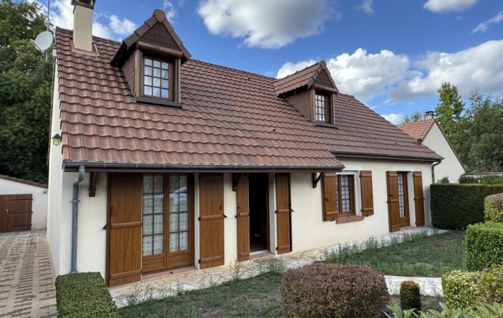 Maison SAINT-AMAND-MONTROND 129 m2 172 000 € Maison SAINT-AMAND-MONTROND 129 m2 172 000 €